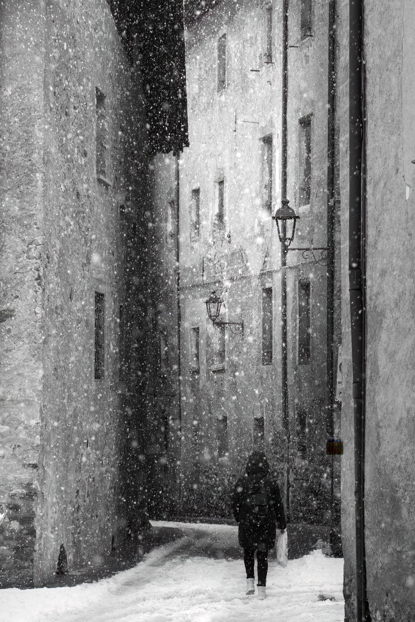 Bg16 - black-and-white