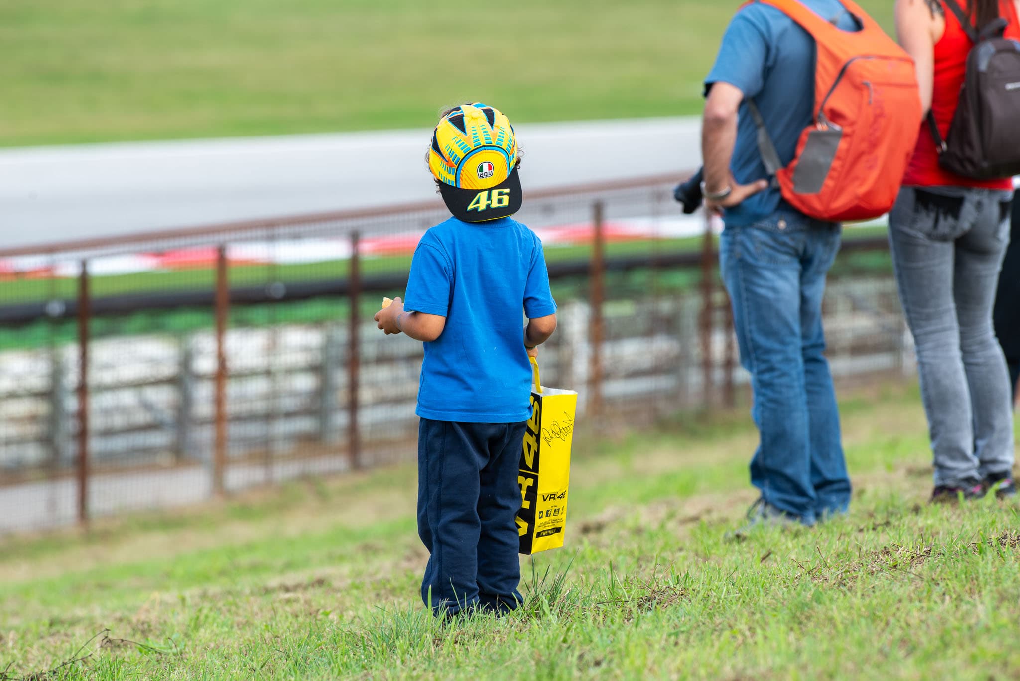Bg9 a - motogp-crowd