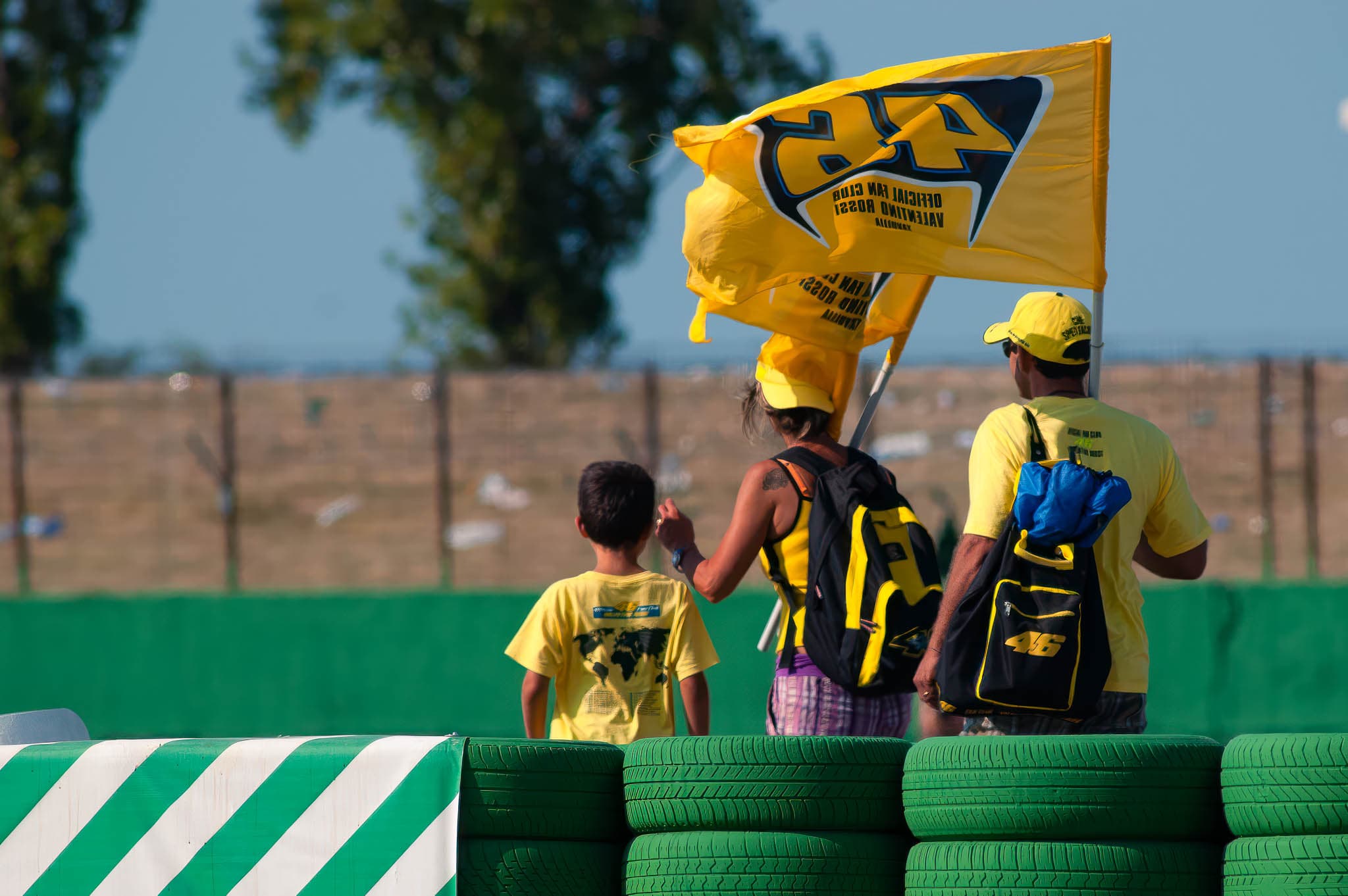 Fam08 - motogp-crowd